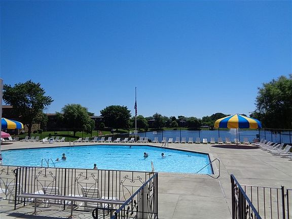 3rd image of 9356 Bay Colony Dr APT 2N