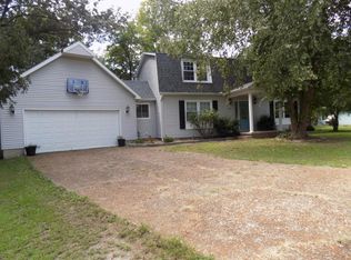 405 Partridge Ln, Carterville, IL 62918