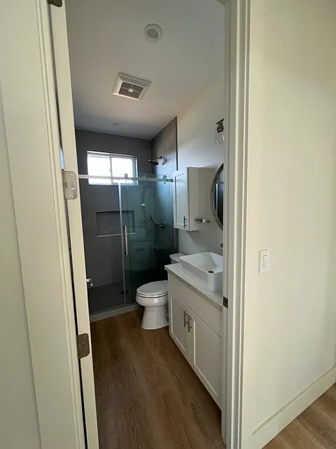 2 bed, 960 sqft, $4,200 — Photo 3