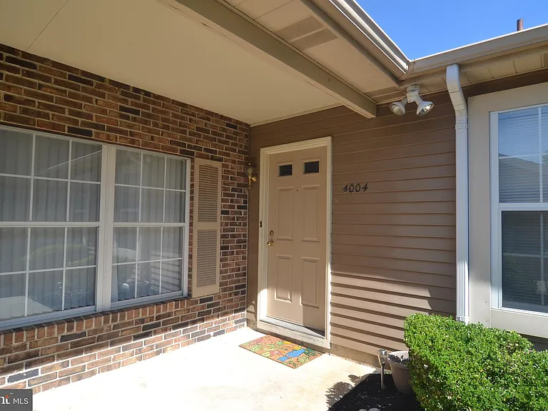 4004 Adelaide Dr — Photo 2