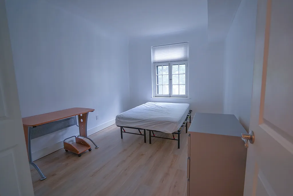 2 bed, 700 sqft, $1,795 — Photo 2