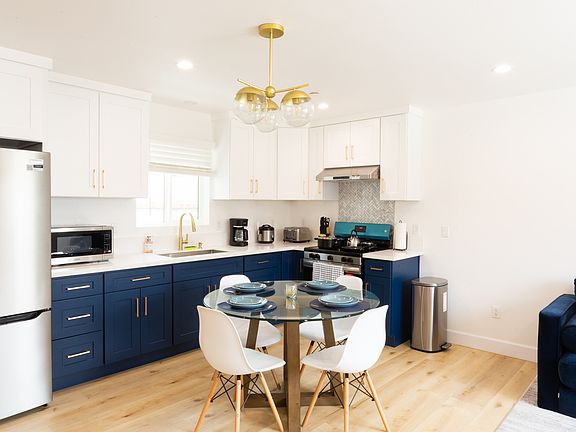 3rd image of 2619 W Norwood Pl #B