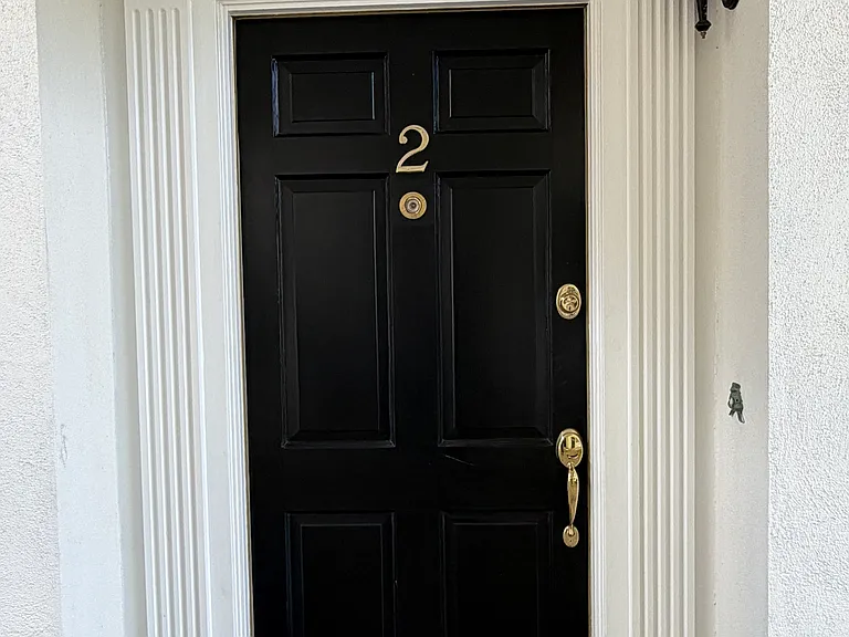 681 S Orange Grove Blvd #2 — Photo 2
