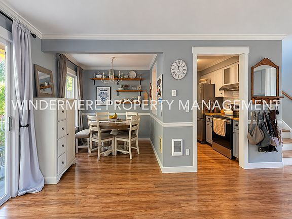 4th image of 186 NE Union St