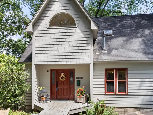 3119 Foxcroft Rd, Little Rock, AR 72227