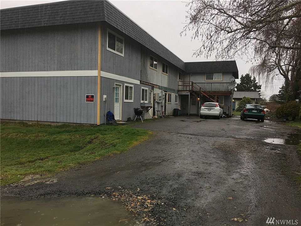2nd image of 4806 N Pl