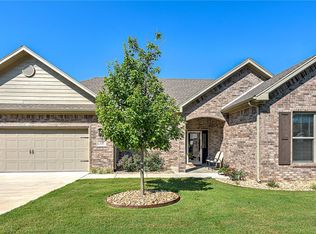 136 Dogwood Dr, Bella Vista, AR 72715