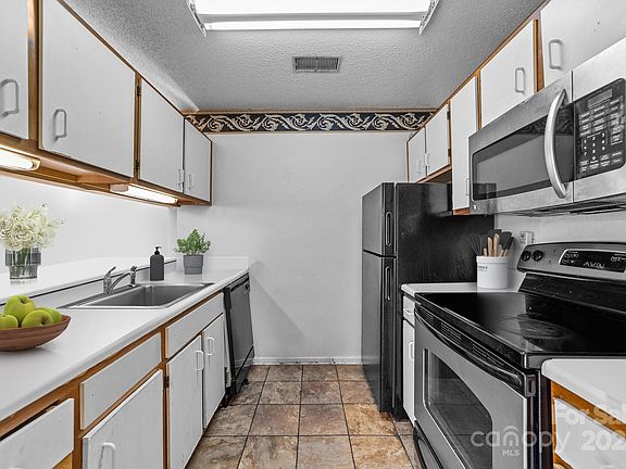 2nd image of 9551 University Terrace Dr