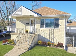 7906 Apache Ln, Woodridge, IL 60517