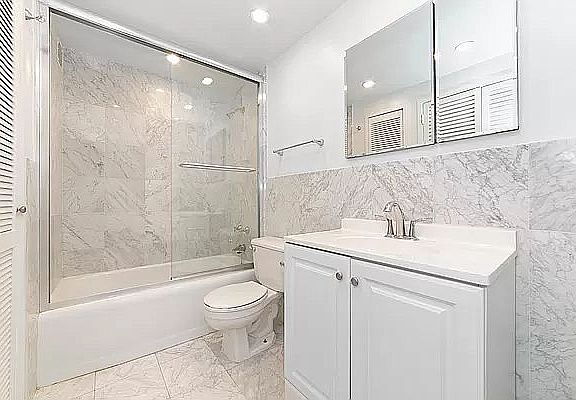 4th image of 210 E 58th St APT 3H