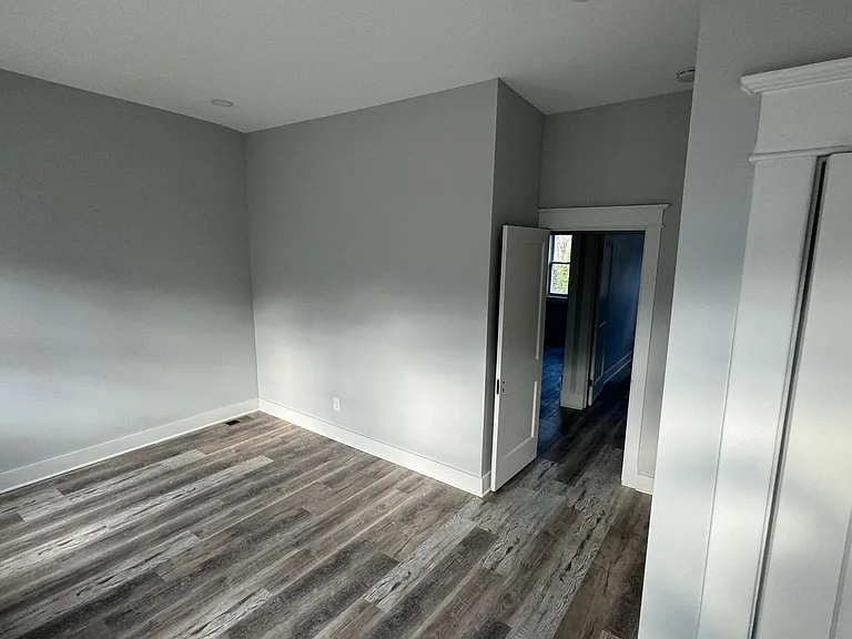 1102 Woodheights Ave — Photo 3