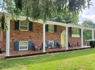 813 Hazelwood Ln, Martinsville, VA 24112