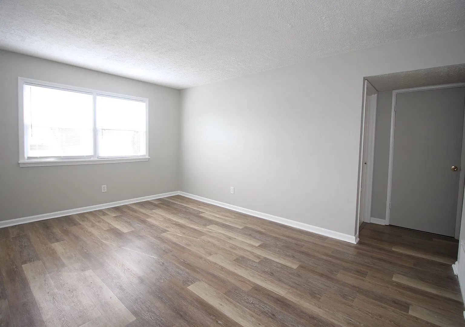 Savannah Terrace 4801 — Photo 3