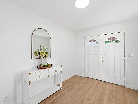 2nd image of 36500 Alder Ct