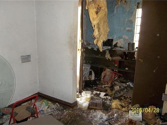 3rd image of 5348 Arlington Ave