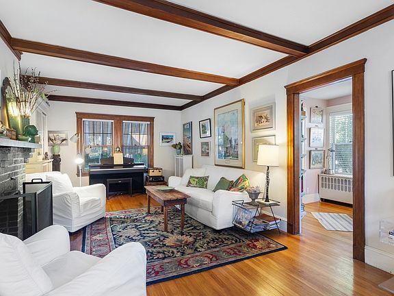 5th image of 29 Fairview Ave