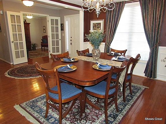 3rd image of 6307 Sandhurst Dr