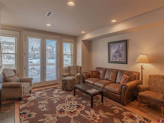 3rd image of 418 Horseshoe Dr