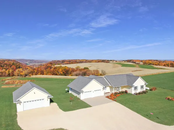 7448 Manna AVENUE, Cashton, WI 54619