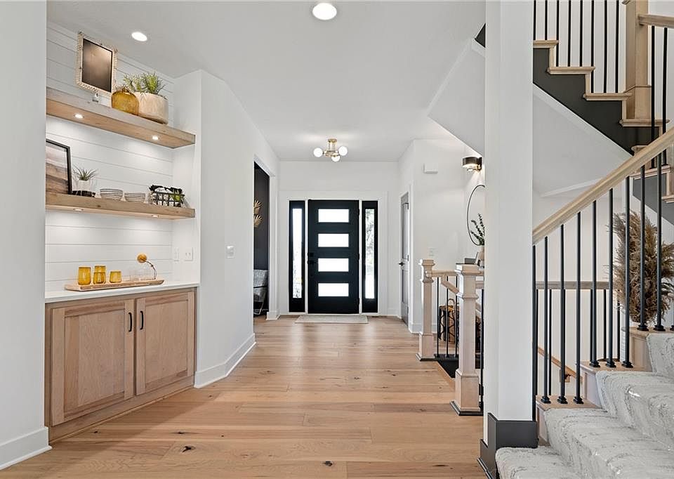 1203 Creekmoor Dr, Raymore, MO 64083 Zillow