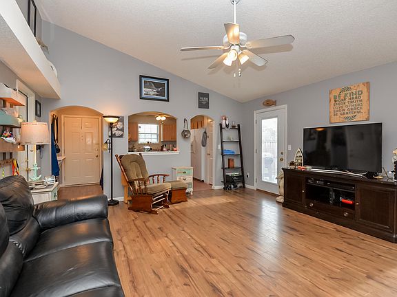 2nd image of 1832 Sheraton Lakes Cir