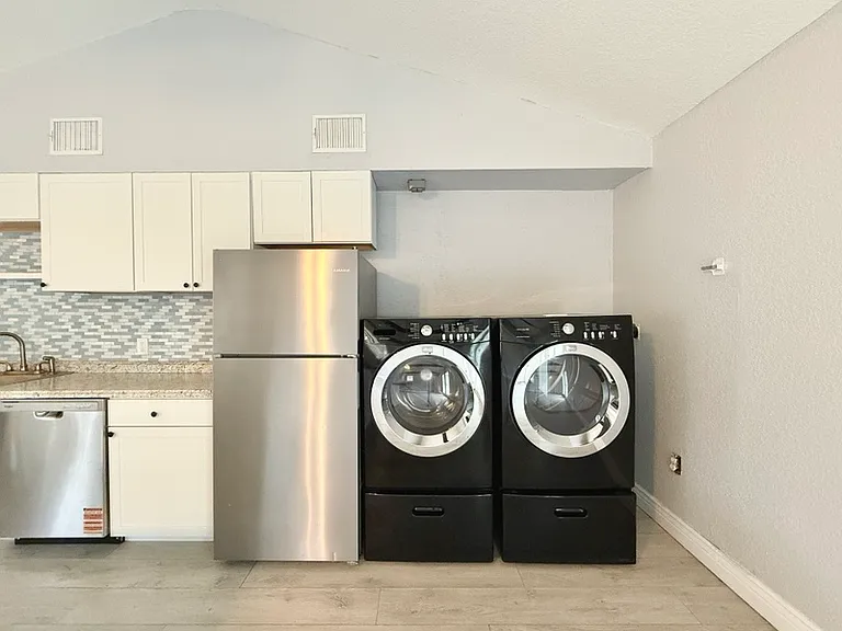 1436 San Juan Ct #B — Photo 8