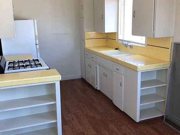 3rd image of 5077 College Ave APT G