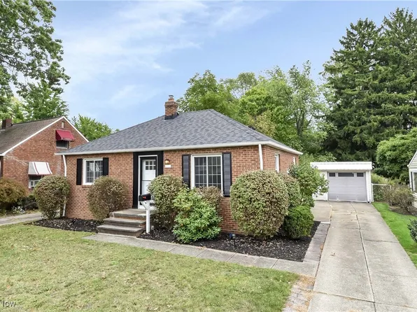 4019 W 227th St, Fairview Park, OH 44126