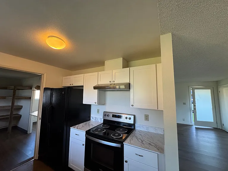 120 SE Salmon St — Photo 12