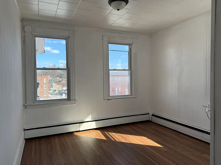 198 Oak St #3 — Photo 8