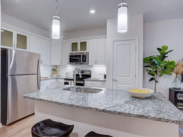 Evolve at Parkway Apartment Homes — Photo 32