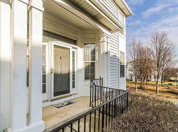 2nd image of 121 Allerton Dr #121