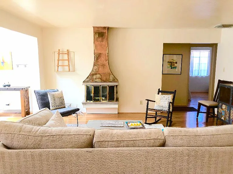 1028 Quincy St SE #A — Photo 3