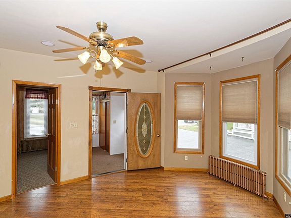 5th image of 31 Lake St