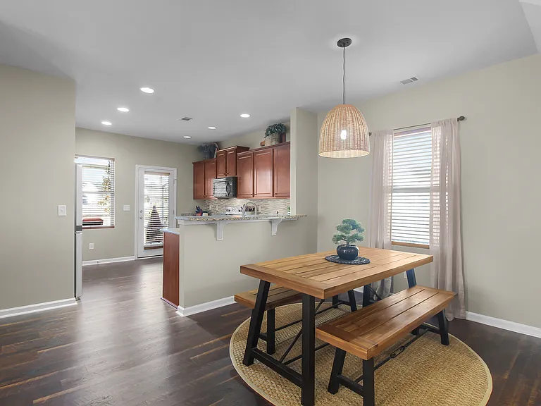 153 Hamilton Grv — Photo 11