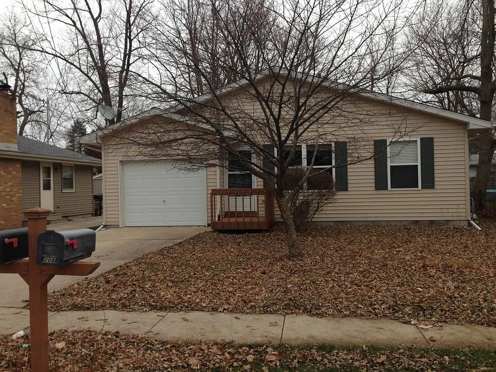 2 bed, $1,800 — Photo 1