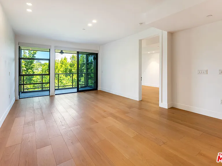 10777 Wilshire Blvd #405 — Photo 14