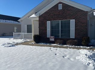 527 Park Place Dr, Forsyth, IL 62535