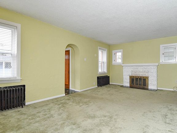 5th image of 2144 East Dr