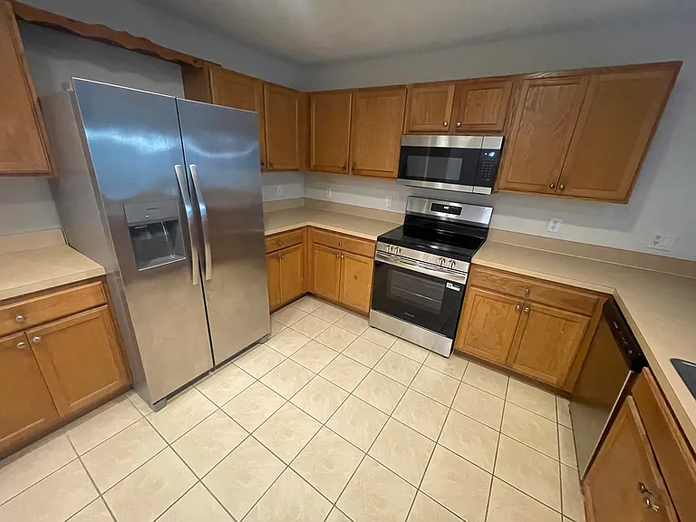 1421 Hibiscus Ave — Photo 12