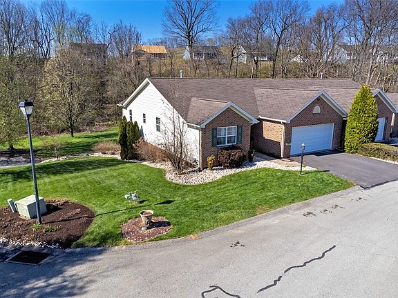 3rd image of 113 Merion Ct