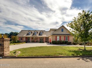 2760 River Island Blvd, Kodak, TN 37764