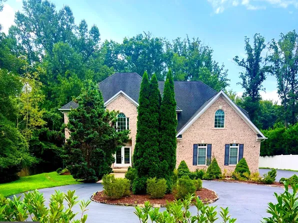 121 Kingsley Rd SE, Vienna, VA 22180