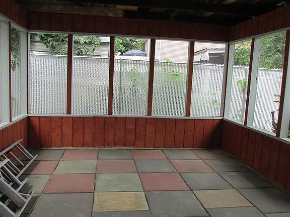 3rd image of 24 Oak St