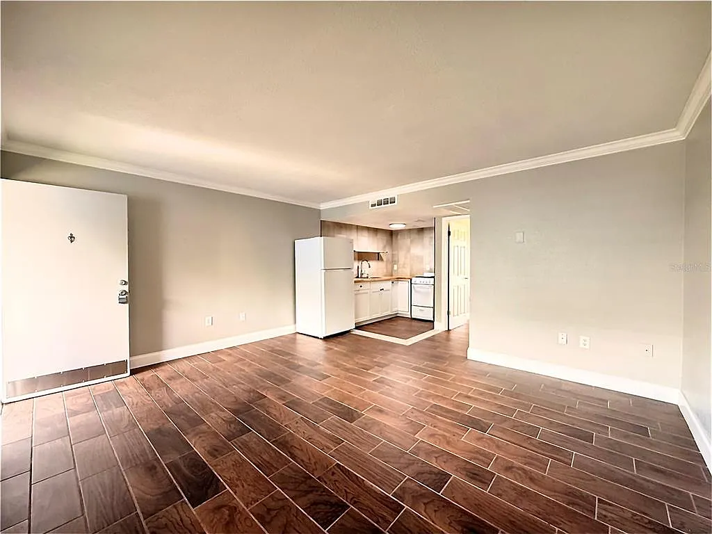 1 bed, 1.0 bath, 496 sqft, $1,175 — Photo 3