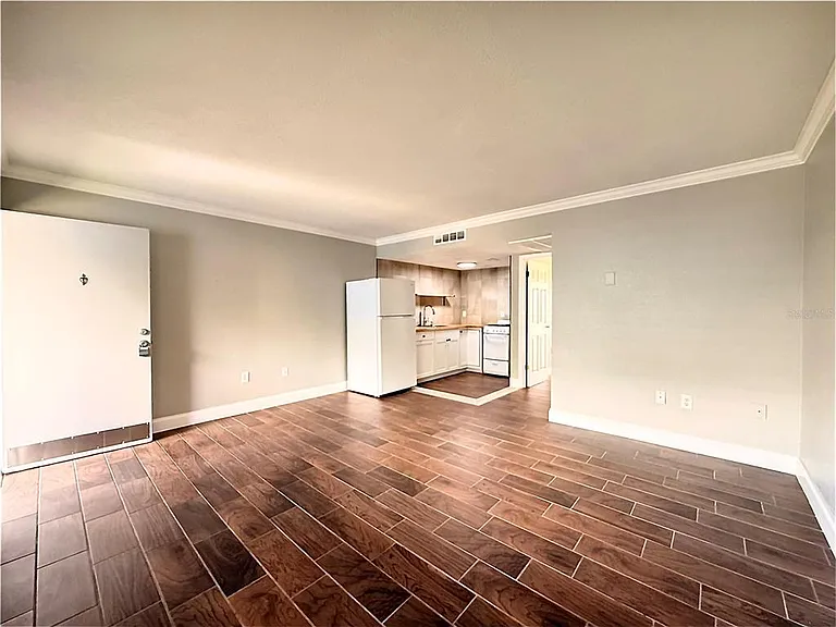 133 Oyster Bay Cir #370 — Photo 3