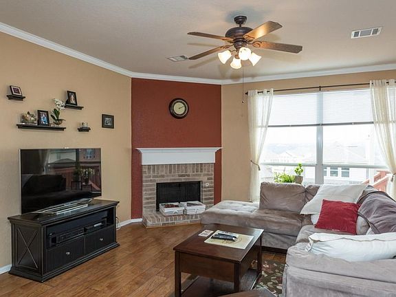 3rd image of 3635 Ashland Clf