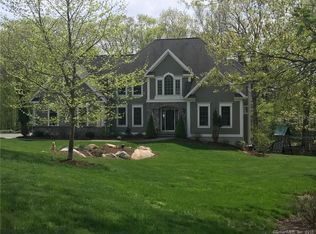 108 Grouse Hill Rd, Glastonbury, CT 06033