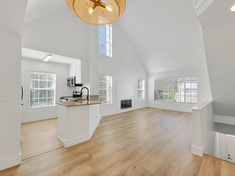 13700 Richmond Park Dr N #1105 — Photo 8