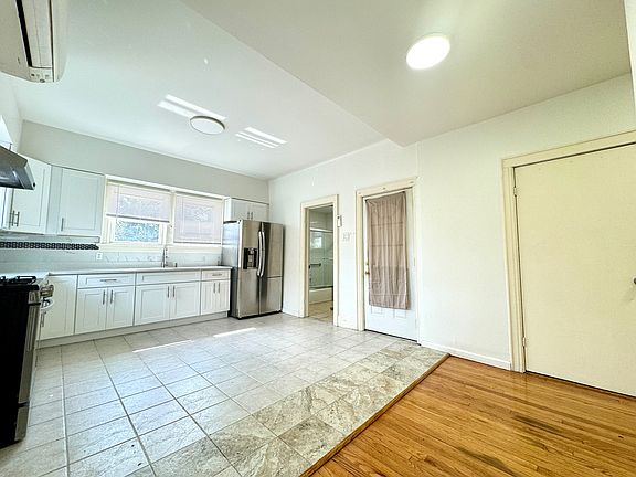3rd image of 16 Vulcan St #2F